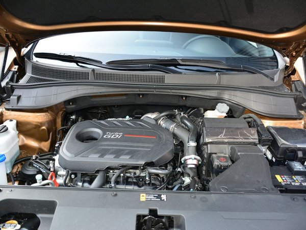 东风悦达起亚  2.0T 发动机舱