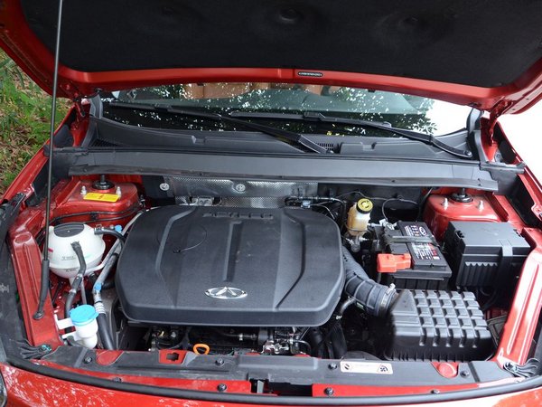 奇瑞汽车  1.5T 发动机舱