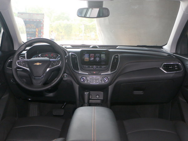 雪佛兰  550T 大中控全景