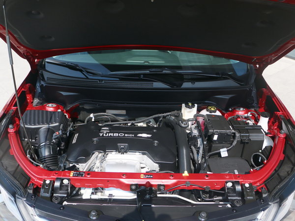 雪佛兰  550T 发动机舱