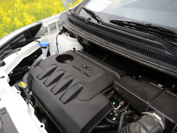 昌河  1.5L 发动机舱