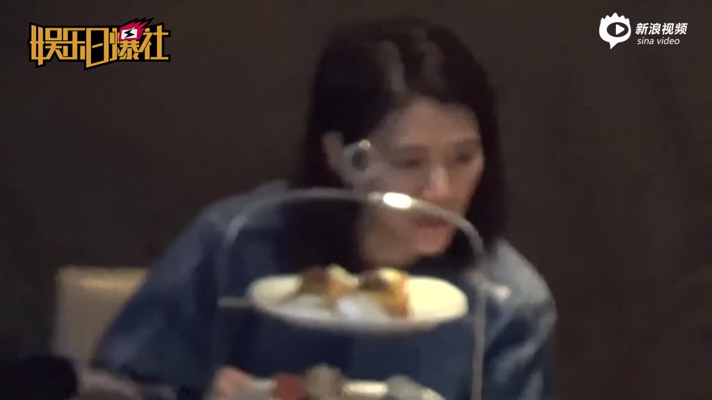 高级下午茶也不吃  袁咏仪撇张智霖商讨重要事情？