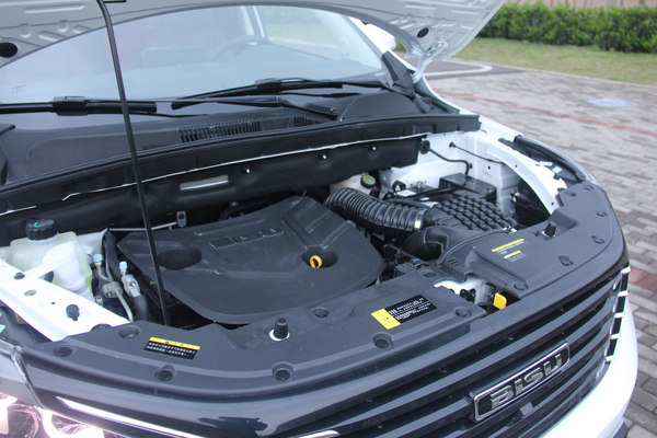 水均益主持黄晓明代言 七座SUV比速T5上市7.29万起