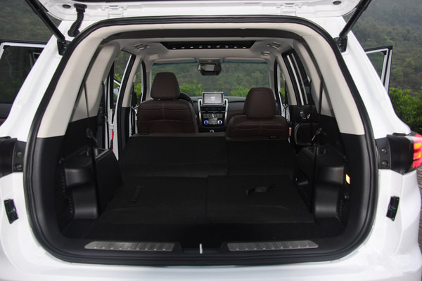 水均益主持黄晓明代言 七座SUV比速T5上市7.29万起