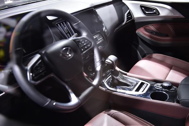 全新MPV北汽幻速H5亮相重庆车展