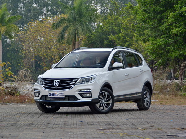 宝骏汽车  律动版 左前正45度