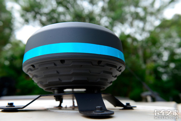 沃尔沃自动卡车收甘蔗 竟能提高亩产量