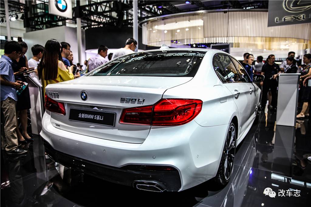 想买全新宝马5系的注意了，除了开眼角还有哪些实质性升级？
