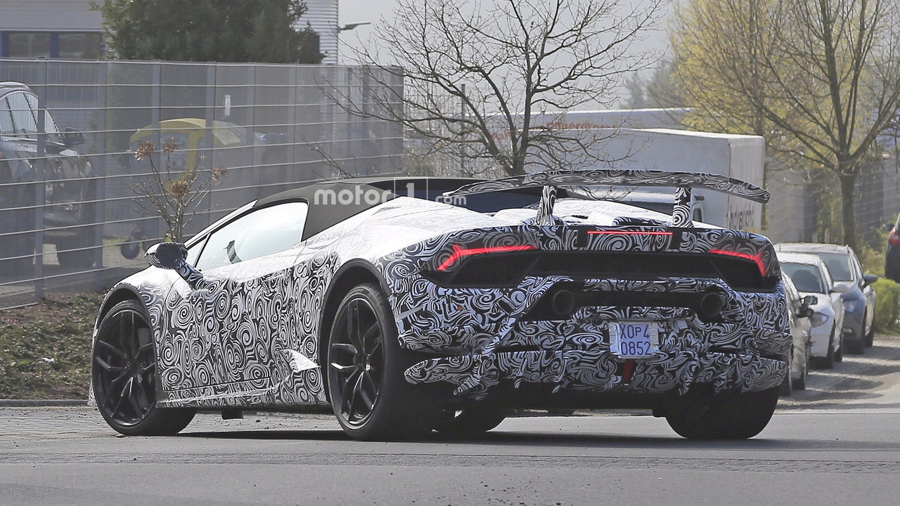 2018-lamborghini-huracan-performante-spyder-spy-photo (5).jpg