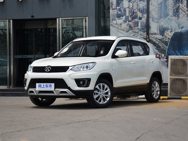 北汽绅宝  1.5L 左前正45度