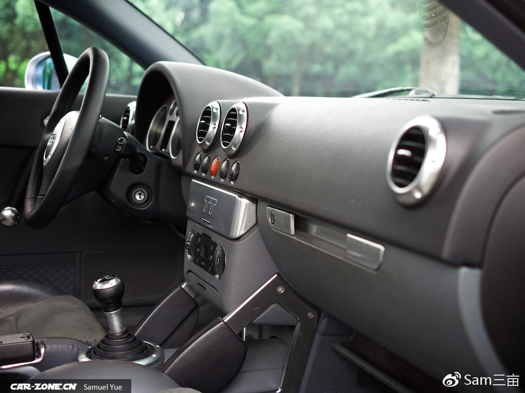 紧绷到我怀疑它出厂年份！奥迪TT Coupe MK1 1.8T