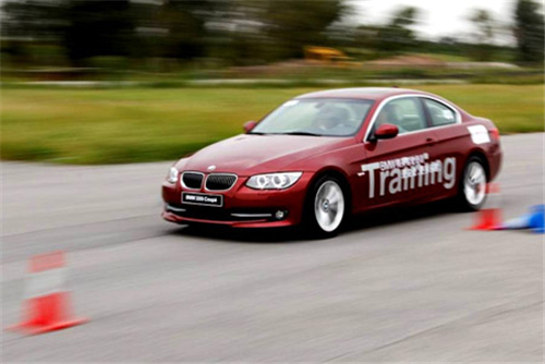 [转帖]应对紧急车辆事故 这些简单粗暴的方法最管用