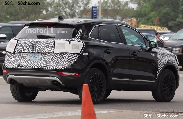 曝新款林肯MKC海外谍照 换装新家族前脸