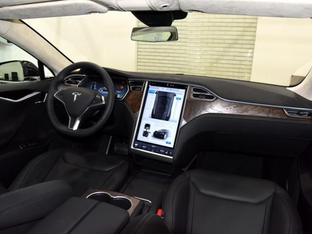 [转帖]坐进特斯拉，不会启动，不会挂挡，不会拉手刹