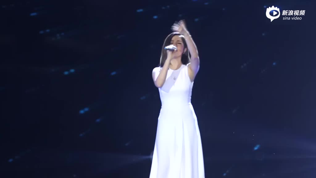 邓紫棋献唱《光年之外》