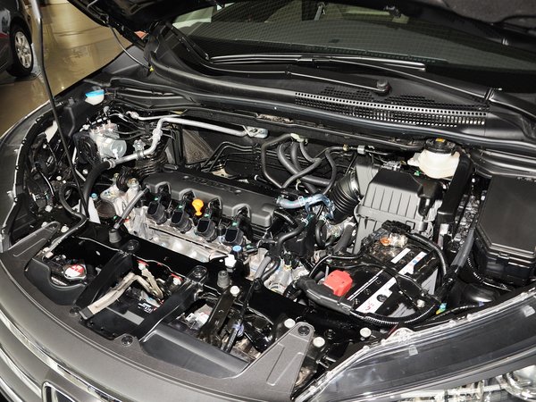 东风本田  2.0L 自动 发动机主体特写