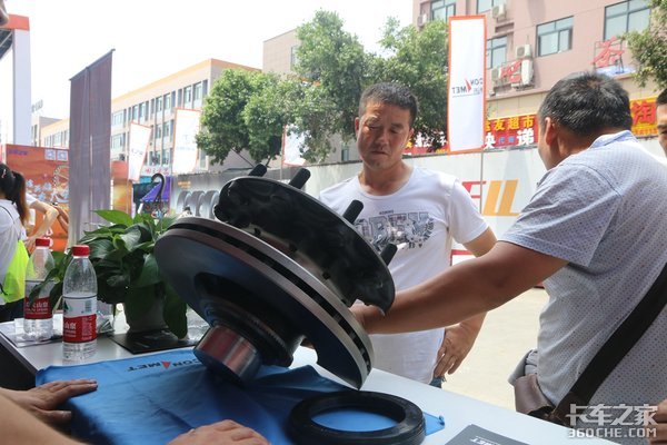 小升级大作用 康迈油润滑引众卡友围观