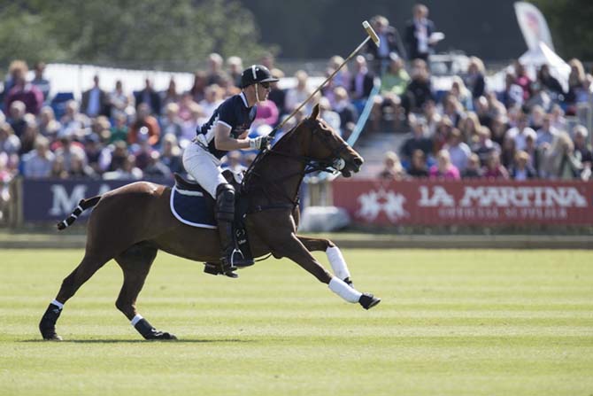 02剑桥公爵威廉王子马上英姿(2)