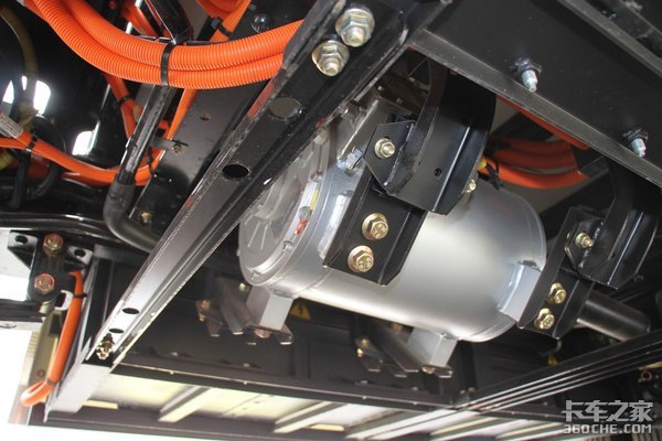 充电1小时竟跑180公里! 吉利这次又火了