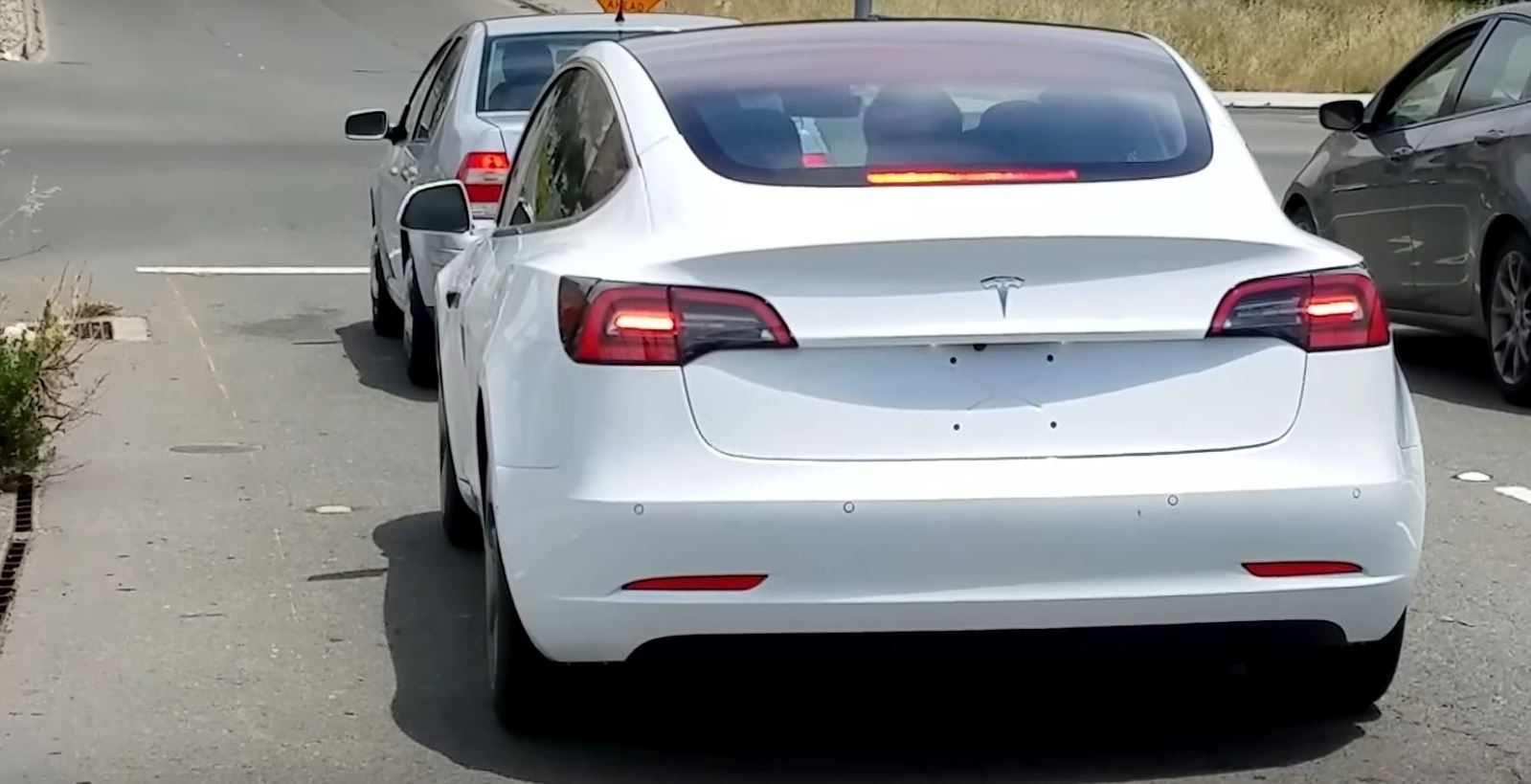 特斯拉Model 3将在年底向预定者开放提前试驾