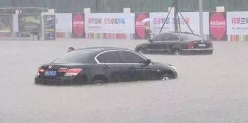 扩散!涉水前不注意这个小动作 分分钟毁了发动机！