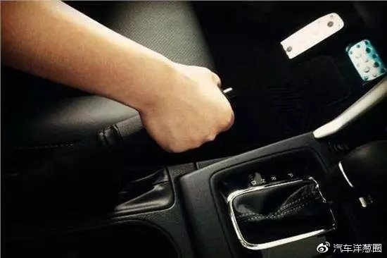 一个让你“坡起不溜车”的功能是如何实现的？