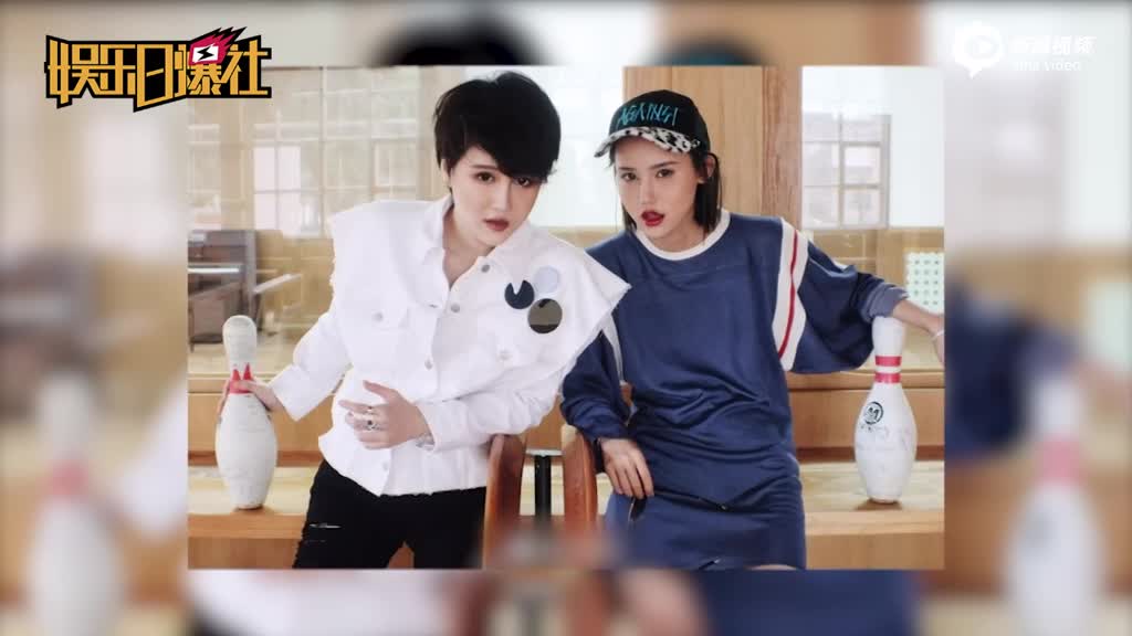 赵本山女儿晒与闺蜜合影