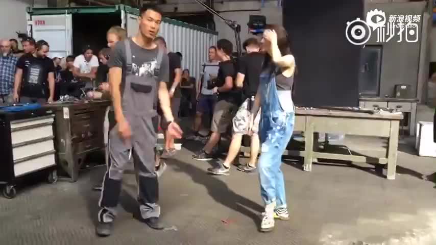 杨祐宁舒淇尬舞