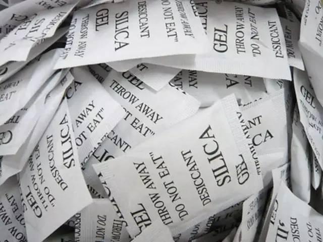 雨天车窗起雾，除了开空调，你知道其他办法吗？