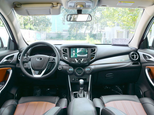 比亚迪  2.0TID 大中控全景