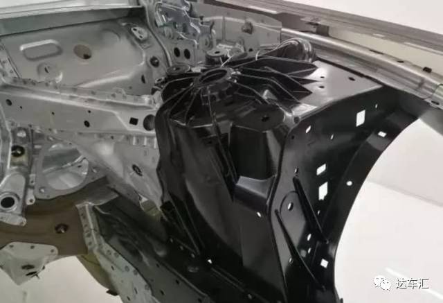 将优势再升级，全新宝马5系Li上市，44.99万元起