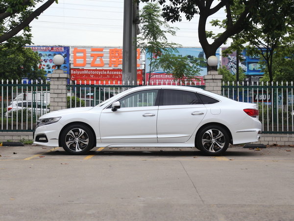 要运动也要经济性 2017款思铂睿对比蒙迪欧-图8