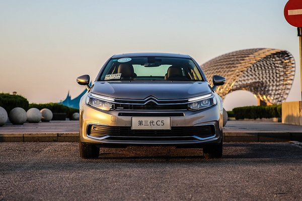蒙迪欧科技？天籁舒适？那是因为你没看到第三代C5的配置表-图2