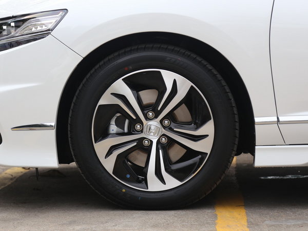 要运动也要经济性 2017款思铂睿对比蒙迪欧-图20