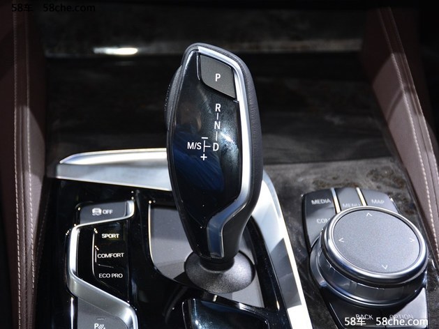 宝马全新5系长轴版上市 售XX.XX-XX.XX万