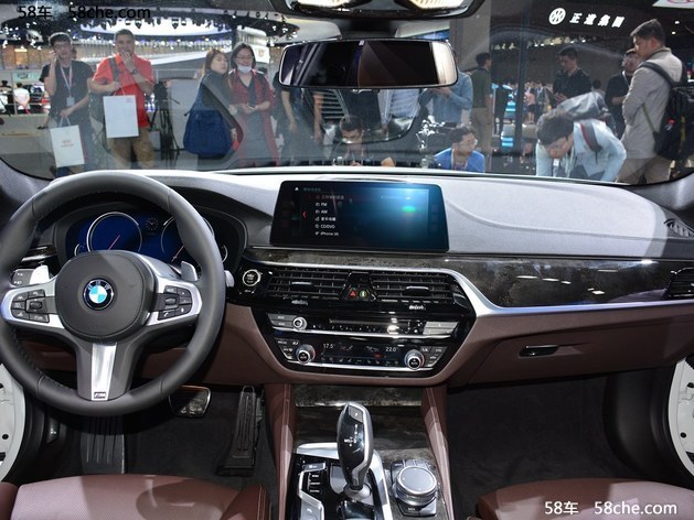 宝马全新5系长轴版上市 售XX.XX-XX.XX万