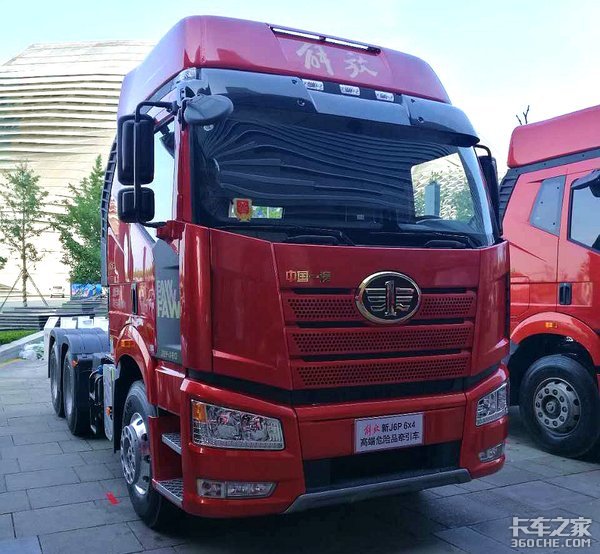 个性内饰+皮质座椅中控台 J6新车真豪华