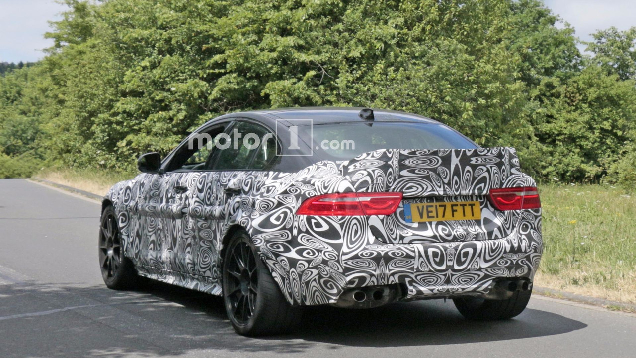 hardcore-jaguar-xe-prototype-spy-photo (6).jpg