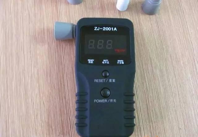 剐蹭！乱停！随便毁? 就这素质还是别开这车了！