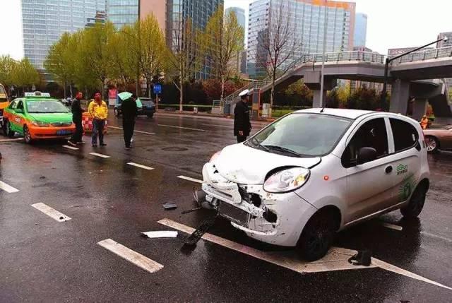 剐蹭！乱停！随便毁? 就这素质还是别开这车了！