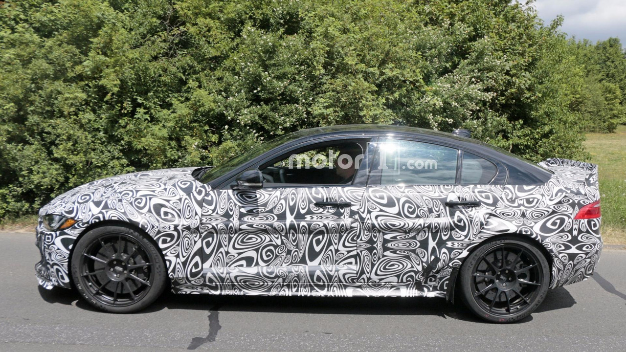 hardcore-jaguar-xe-prototype-spy-photo (4).jpg