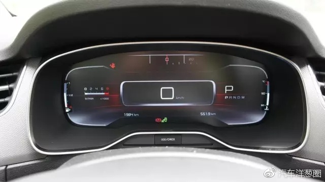 这台尾灯写着“8888”的B级车，到底6不6？