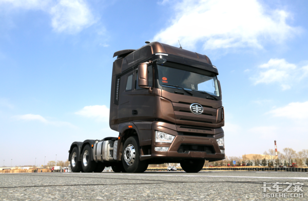 对标进口车 解放J7陕汽HD看国车新趋势