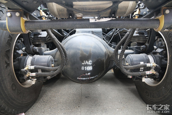 MC13+ZF最新AMT 国产高端重卡再添猛将