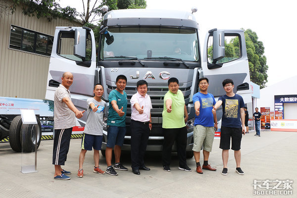 MC13+ZF最新AMT 国产高端重卡再添猛将