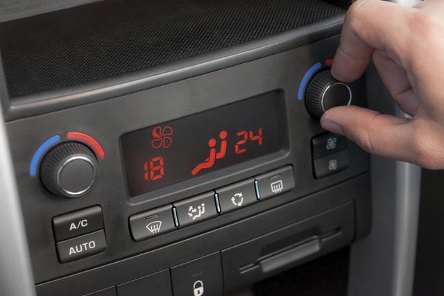 一键启动很多车有，一按到底还是分段按？