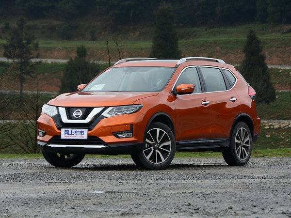 东风日产  2.5L 左前正45度