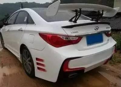 改装车上的大尾翼，到底有什么用？