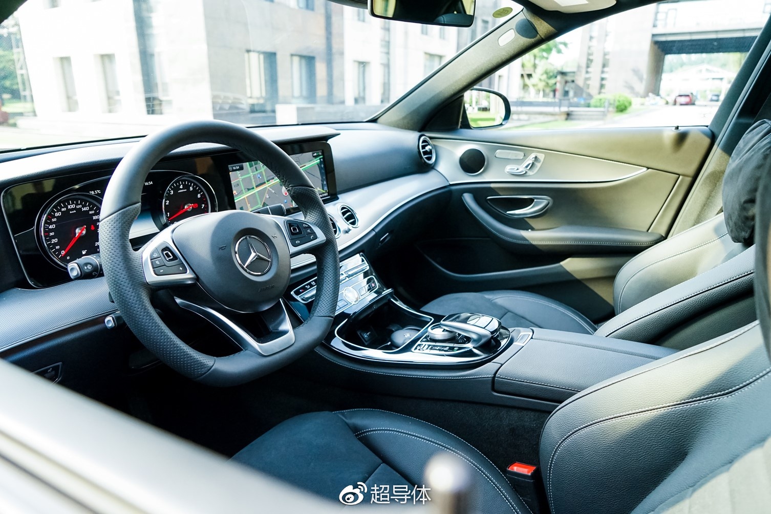 #超导车志# #德系车#  我只中意你 奔驰E300标轴试驾