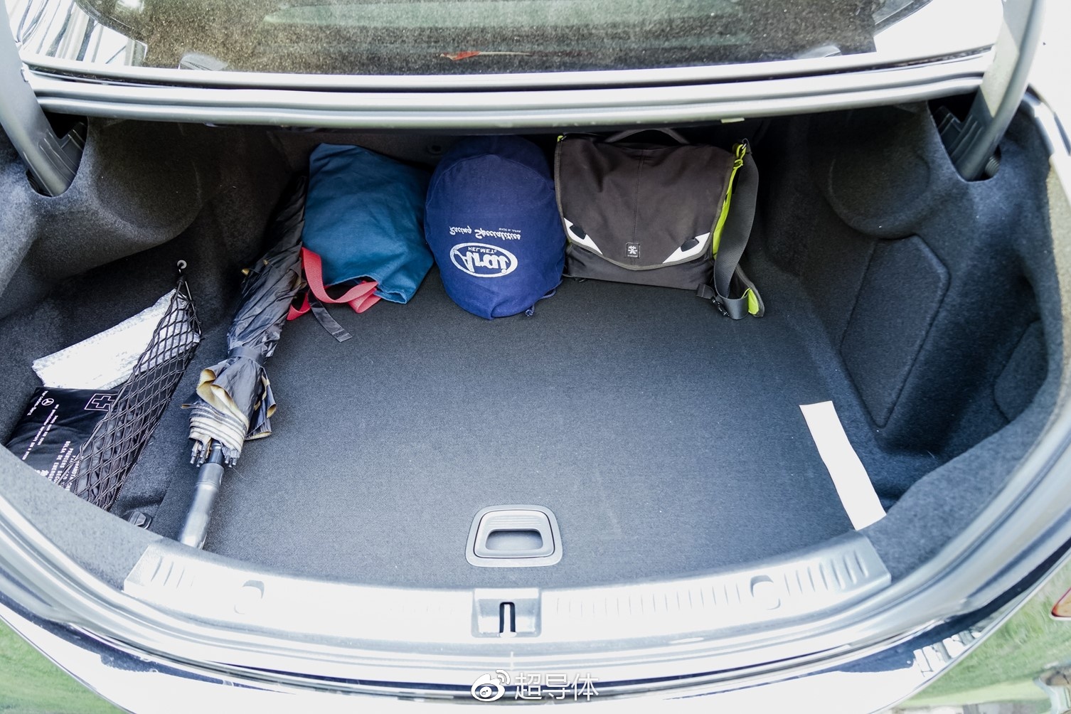 #超导车志# #德系车#  我只中意你 奔驰E300标轴试驾